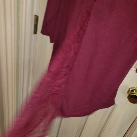 Torrid women's plus sz 1X Burgundy shirt with lace - Picture 6 of 6